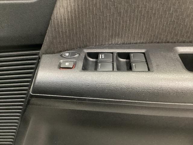 フリード Gジャストセレクション 片側電動スライドドア バックカメラ 純正ナビ フルセグ ETC 後席モニター Bモニター スマトキー 地上デジタルTV 助手席エアバッグ AUTOエアコン パワステ ナビTV 両側スライド片側電動(26枚目)