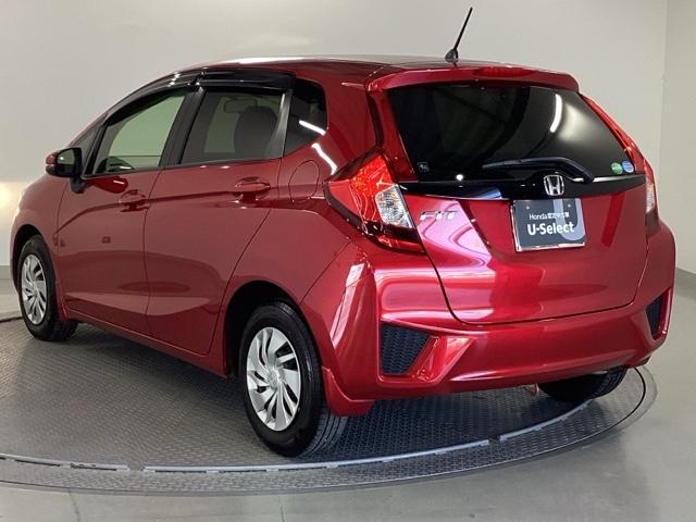 フィット １３Ｇ・Ｆコンフォートエディション　純正ナビ　フルセグ　リアカメラ　エアコン　リヤカメラ　横滑防止装置　パワーウィンドウ　ＥＴＣ車載器　スマートキー　ＤＶＤ再生　ＡＢＳ　Ｉストップ　パワーステアリング　ＵＳＢ　セキュリティアラーム（10枚目）