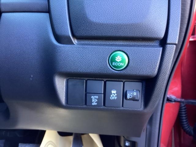 フィット １３Ｇ・Ｆコンフォートエディション　純正ナビ　フルセグ　リアカメラ　エアコン　リヤカメラ　横滑防止装置　パワーウィンドウ　ＥＴＣ車載器　スマートキー　ＤＶＤ再生　ＡＢＳ　Ｉストップ　パワーステアリング　ＵＳＢ　セキュリティアラーム（17枚目）