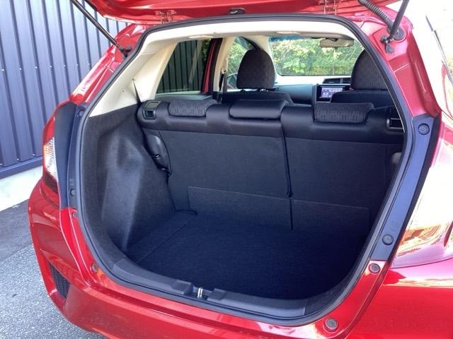 フィット １３Ｇ・Ｆコンフォートエディション　純正ナビ　フルセグ　リアカメラ　エアコン　リヤカメラ　横滑防止装置　パワーウィンドウ　ＥＴＣ車載器　スマートキー　ＤＶＤ再生　ＡＢＳ　Ｉストップ　パワーステアリング　ＵＳＢ　セキュリティアラーム（21枚目）