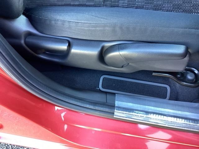 フィット １３Ｇ・Ｆコンフォートエディション　純正ナビ　フルセグ　リアカメラ　エアコン　リヤカメラ　横滑防止装置　パワーウィンドウ　ＥＴＣ車載器　スマートキー　ＤＶＤ再生　ＡＢＳ　Ｉストップ　パワーステアリング　ＵＳＢ　セキュリティアラーム（47枚目）