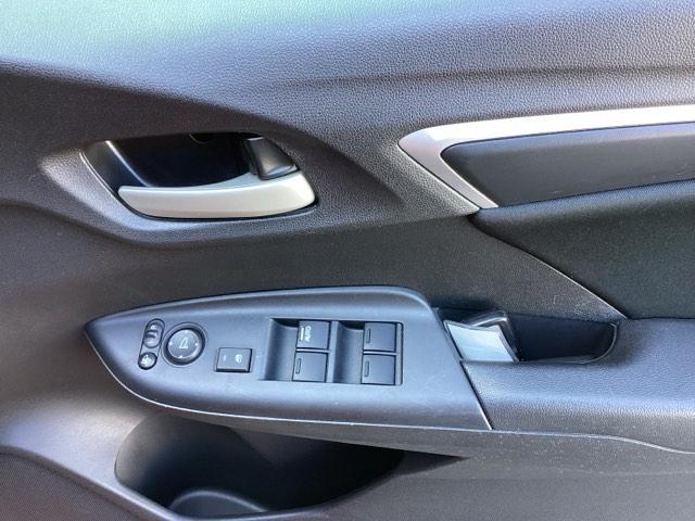 フィット １３Ｇ・Ｆコンフォートエディション　純正ナビ　フルセグ　リアカメラ　エアコン　リヤカメラ　横滑防止装置　パワーウィンドウ　ＥＴＣ車載器　スマートキー　ＤＶＤ再生　ＡＢＳ　Ｉストップ　パワーステアリング　ＵＳＢ　セキュリティアラーム（49枚目）