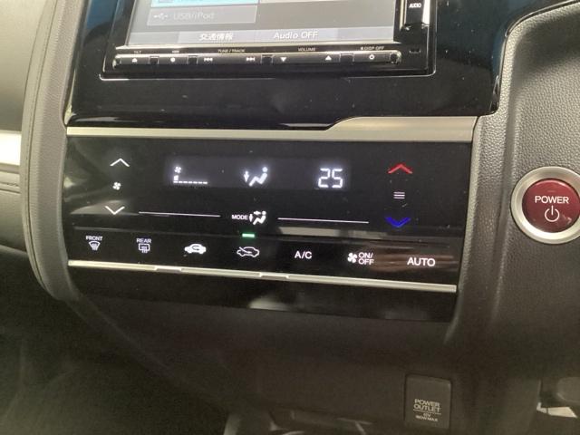 フィットハイブリッド Ｌパッケージ　あんしんパッケージ　クルコン　バックカメラ　純正ナビ　フルセグ　ナビ＆ＴＶ　サイドエアバック　ＤＶＤ再生　ＬＥＤ　ＥＣＯＮ　オートクルーズコントロール　イモビライザー　ＥＳＣ　ＡＵＴＯエアコン　ＡＢＳ（13枚目）