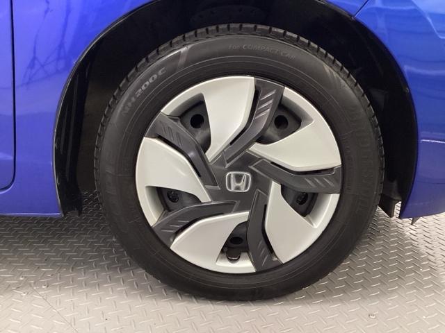 フィットハイブリッド Ｌパッケージ　あんしんパッケージ　クルコン　バックカメラ　純正ナビ　フルセグ　ナビ＆ＴＶ　サイドエアバック　ＤＶＤ再生　ＬＥＤ　ＥＣＯＮ　オートクルーズコントロール　イモビライザー　ＥＳＣ　ＡＵＴＯエアコン　ＡＢＳ（20枚目）