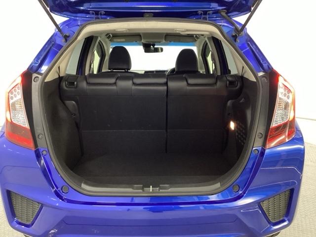 フィットハイブリッド Ｌパッケージ　あんしんパッケージ　クルコン　バックカメラ　純正ナビ　フルセグ　ナビ＆ＴＶ　サイドエアバック　ＤＶＤ再生　ＬＥＤ　ＥＣＯＮ　オートクルーズコントロール　イモビライザー　ＥＳＣ　ＡＵＴＯエアコン　ＡＢＳ（23枚目）