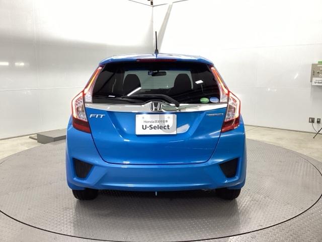 フィットハイブリッド Ｆパッケージ　ＣＤ・ＵＳＢコンポ　ＥＴＣ　ＡＵＴＯエアコン　Ｄレコ　助手席エアバック　ＥＣＯＮ　ＡＢＳ付　横滑り防止システム　キーレスエントリー　運転席エアバック　ＬＥＤライト　パワーステアリング　パワーウィンドウ（9枚目）