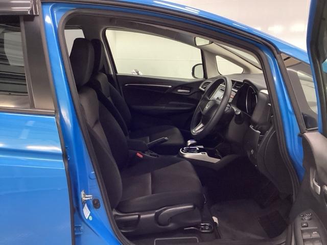 フィットハイブリッド Ｆパッケージ　ＣＤ・ＵＳＢコンポ　ＥＴＣ　ＡＵＴＯエアコン　Ｄレコ　助手席エアバック　ＥＣＯＮ　ＡＢＳ付　横滑り防止システム　キーレスエントリー　運転席エアバック　ＬＥＤライト　パワーステアリング　パワーウィンドウ（16枚目）