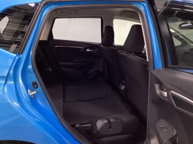 フィットハイブリッド Ｆパッケージ　ＣＤ・ＵＳＢコンポ　ＥＴＣ　ＡＵＴＯエアコン　Ｄレコ　助手席エアバック　ＥＣＯＮ　ＡＢＳ付　横滑り防止システム　キーレスエントリー　運転席エアバック　ＬＥＤライト　パワーステアリング　パワーウィンドウ（24枚目）