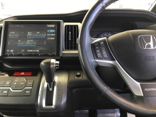 ステップワゴンスパーダ Ｚクールスピリット　クルコン　バックカメラ　後席モニター　ダブルエアコン　キーフリー　ナビＴＶ　横滑防止　ＤＶＤ視聴可能　Ｄレコ　フルオートエアコン　パワーウインドウ　Ａクルーズ　三列シート　運転席エアバック　パワステ（3枚目）