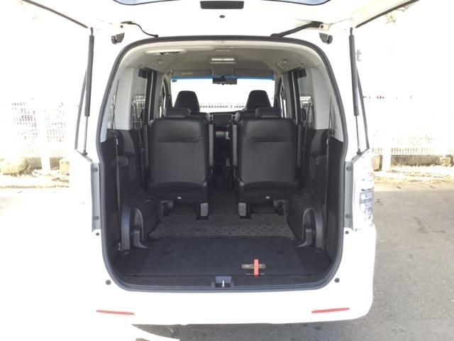 ステップワゴンスパーダ Ｚクールスピリット　クルコン　バックカメラ　後席モニター　ダブルエアコン　キーフリー　ナビＴＶ　横滑防止　ＤＶＤ視聴可能　Ｄレコ　フルオートエアコン　パワーウインドウ　Ａクルーズ　三列シート　運転席エアバック　パワステ（9枚目）