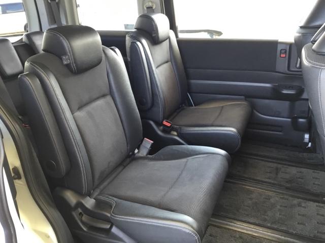 ステップワゴンスパーダ Ｚクールスピリット　クルコン　バックカメラ　後席モニター　ダブルエアコン　キーフリー　ナビＴＶ　横滑防止　ＤＶＤ視聴可能　Ｄレコ　フルオートエアコン　パワーウインドウ　Ａクルーズ　三列シート　運転席エアバック　パワステ（14枚目）