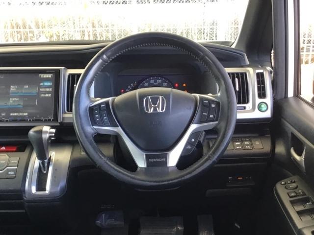 ステップワゴンスパーダ Ｚクールスピリット　クルコン　バックカメラ　後席モニター　ダブルエアコン　キーフリー　ナビＴＶ　横滑防止　ＤＶＤ視聴可能　Ｄレコ　フルオートエアコン　パワーウインドウ　Ａクルーズ　三列シート　運転席エアバック　パワステ（16枚目）