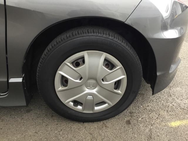 フリードスパイクハイブリッド ジャストセレクション 片側電動スライドドア クルコン 社外ナビ キーフリー セキュリティーアラーム 横滑り防止機能 DVD視聴 地デジ ナビTV エアコン 両側スライド片側電動 ETC パワーステアリング I-STOP(27枚目)