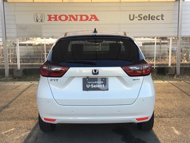 フィット ｅ：ＨＥＶホーム　全周囲カメラ　ＥＴＣ２．０　純正ナビ　フルセグ　前後誤発進抑制機能　クリソナ　マルチビュー　助手席エアバッグ　運転席エアバッグ　アイドリングストップ　禁煙　ＬＥＤライト　ＵＳＢ接続　バックカメラ（8枚目）