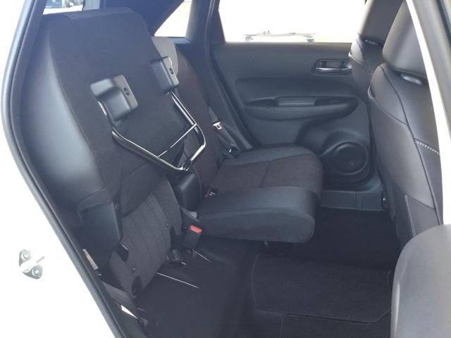 フィット ｅ：ＨＥＶホーム　全周囲カメラ　ＥＴＣ２．０　純正ナビ　フルセグ　前後誤発進抑制機能　クリソナ　マルチビュー　助手席エアバッグ　運転席エアバッグ　アイドリングストップ　禁煙　ＬＥＤライト　ＵＳＢ接続　バックカメラ（14枚目）