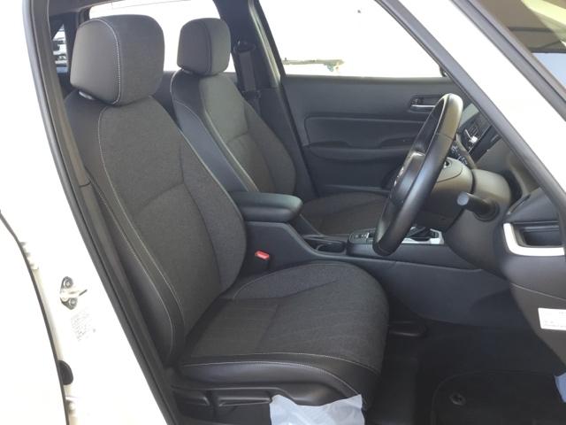 フィット ｅ：ＨＥＶホーム　全周囲カメラ　ＥＴＣ２．０　純正ナビ　フルセグ　前後誤発進抑制機能　クリソナ　マルチビュー　助手席エアバッグ　運転席エアバッグ　アイドリングストップ　禁煙　ＬＥＤライト　ＵＳＢ接続　バックカメラ（16枚目）