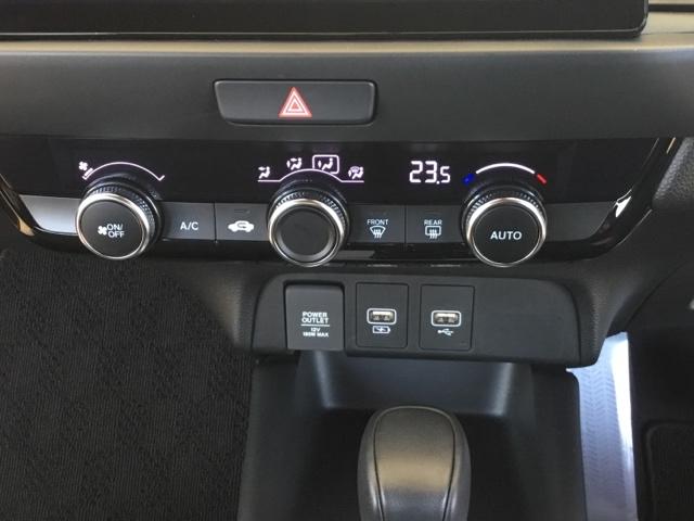 フィット ｅ：ＨＥＶホーム　全周囲カメラ　ＥＴＣ２．０　純正ナビ　フルセグ　前後誤発進抑制機能　クリソナ　マルチビュー　助手席エアバッグ　運転席エアバッグ　アイドリングストップ　禁煙　ＬＥＤライト　ＵＳＢ接続　バックカメラ（21枚目）