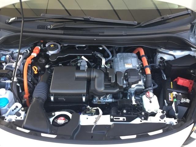 フィット ｅ：ＨＥＶホーム　全周囲カメラ　ＥＴＣ２．０　純正ナビ　フルセグ　前後誤発進抑制機能　クリソナ　マルチビュー　助手席エアバッグ　運転席エアバッグ　アイドリングストップ　禁煙　ＬＥＤライト　ＵＳＢ接続　バックカメラ（35枚目）