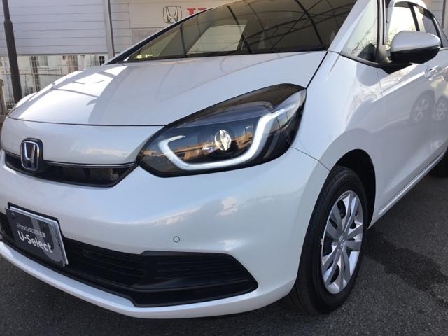 フィット ｅ：ＨＥＶホーム　全周囲カメラ　ＥＴＣ２．０　純正ナビ　フルセグ　前後誤発進抑制機能　クリソナ　マルチビュー　助手席エアバッグ　運転席エアバッグ　アイドリングストップ　禁煙　ＬＥＤライト　ＵＳＢ接続　バックカメラ（36枚目）