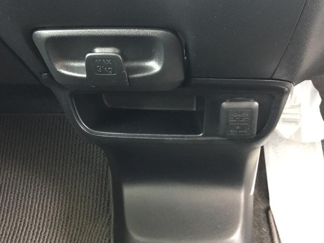 �R���r�j�t�b�N���t���Ă��܂��B������Ƃ����ו����|�����A�^�]���ɉו����]����̂�h���܂��B����Ɗ������֗��ȑ����ł��I