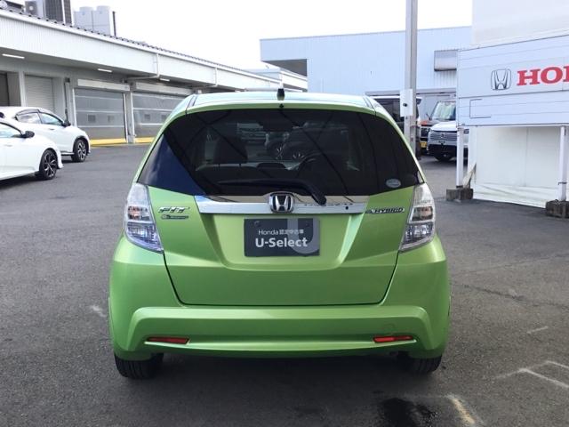 フィットハイブリッド ハイブリッド・１０ｔｈアニバーサリー　クルコン　社外ＨＤＤナビ　フルセグ　ＥＴＣ　ナビＴＶ　ＤＶＤ再生　イモビライザー　Ｗエアバック　クルーズコントロール　オートエアコン　アイドリングストップ　パワーステアリング　パワーウィンドウ　ＡＢＳ（8枚目）