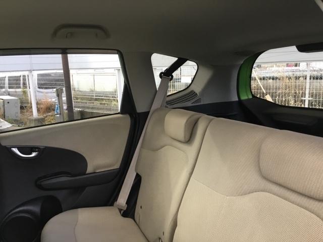 フィットハイブリッド ハイブリッド・１０ｔｈアニバーサリー　クルコン　社外ＨＤＤナビ　フルセグ　ＥＴＣ　ナビＴＶ　ＤＶＤ再生　イモビライザー　Ｗエアバック　クルーズコントロール　オートエアコン　アイドリングストップ　パワーステアリング　パワーウィンドウ　ＡＢＳ（11枚目）