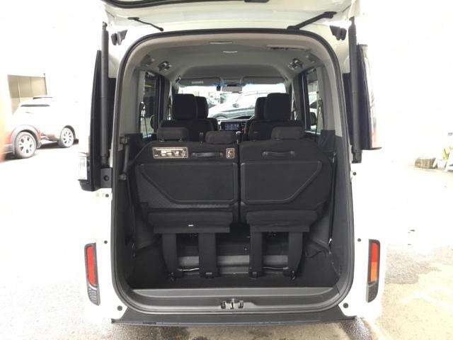 ステップワゴンスパーダ スパーダホンダセンシング　クルコン　リアカメラ　純正ナビ　フルセグ　ＥＴＣ　わくわくゲート　盗難防止　助手席エアバッグ　Ｗパワスラ　リアオートエアコン　地デジ　ＬＥＤライト　横滑り防止システム　オートエアコン　ＵＳＢ　スマ鍵（10枚目）