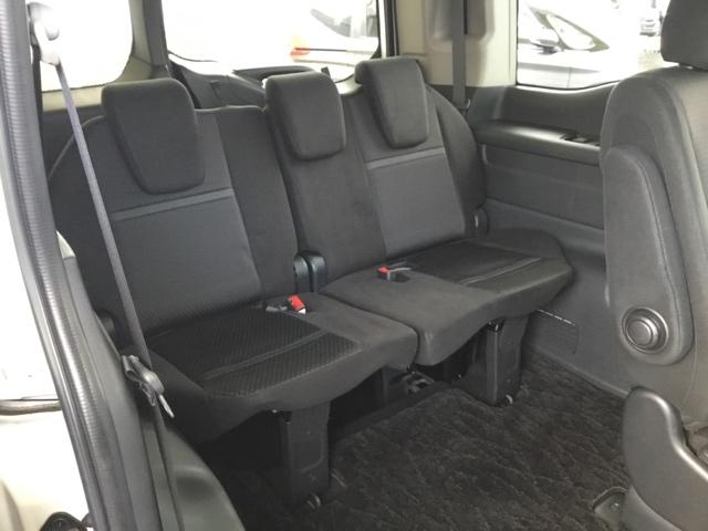 ステップワゴンスパーダ スパーダホンダセンシング　クルコン　リアカメラ　純正ナビ　フルセグ　ＥＴＣ　わくわくゲート　盗難防止　助手席エアバッグ　Ｗパワスラ　リアオートエアコン　地デジ　ＬＥＤライト　横滑り防止システム　オートエアコン　ＵＳＢ　スマ鍵（14枚目）