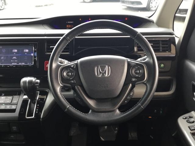 ステップワゴンスパーダ スパーダホンダセンシング　クルコン　リアカメラ　純正ナビ　フルセグ　ＥＴＣ　わくわくゲート　盗難防止　助手席エアバッグ　Ｗパワスラ　リアオートエアコン　地デジ　ＬＥＤライト　横滑り防止システム　オートエアコン　ＵＳＢ　スマ鍵（18枚目）