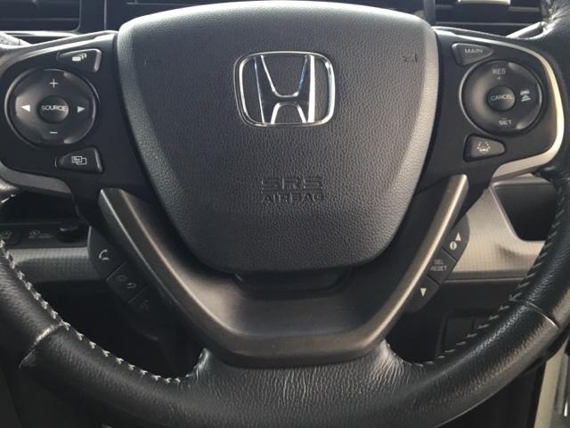 ステップワゴンスパーダ スパーダホンダセンシング　クルコン　リアカメラ　純正ナビ　フルセグ　ＥＴＣ　わくわくゲート　盗難防止　助手席エアバッグ　Ｗパワスラ　リアオートエアコン　地デジ　ＬＥＤライト　横滑り防止システム　オートエアコン　ＵＳＢ　スマ鍵（19枚目）