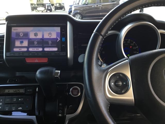 Ｎ－ＢＯＸカスタム Ｇ・ターボＬパッケージ　両側電動スライドドア　クルコン　リアカメラ　純正ナビ　フルセグ　ＥＴＣ　ＡＵＴＯエアコン　ナビＴＶ　地デジテレビ　Ｂカメ　盗難警報装置　横滑防止装置　ＰＳ　ＰＷ　ターボエンジン　ＥＣＯモード　ＡＢＳ（3枚目）