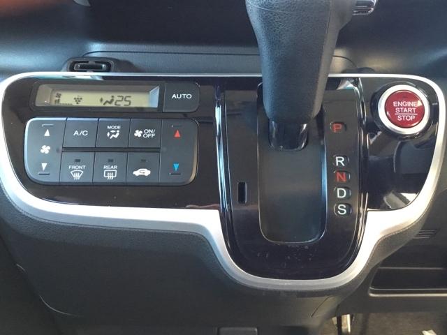 Ｎ－ＢＯＸカスタム Ｇ・ターボＬパッケージ　両側電動スライドドア　クルコン　リアカメラ　純正ナビ　フルセグ　ＥＴＣ　ＡＵＴＯエアコン　ナビＴＶ　地デジテレビ　Ｂカメ　盗難警報装置　横滑防止装置　ＰＳ　ＰＷ　ターボエンジン　ＥＣＯモード　ＡＢＳ（19枚目）