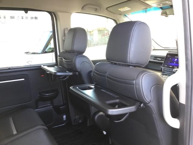 �x�e���̂�����Ƃ��������u���Ɏg����A�O�Ȕw�ʂ̊i�[���e�[�u�����t���Ă��܂��B