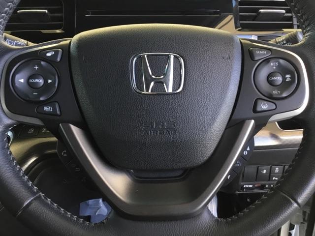 �X�e�A�����O�����̓I�[�f�B�I�����R���X�C�b�`�A�E�����N���[�Y�R���g���[���ł��B�茳�ő���ł���̂ŕ֗��ł��B