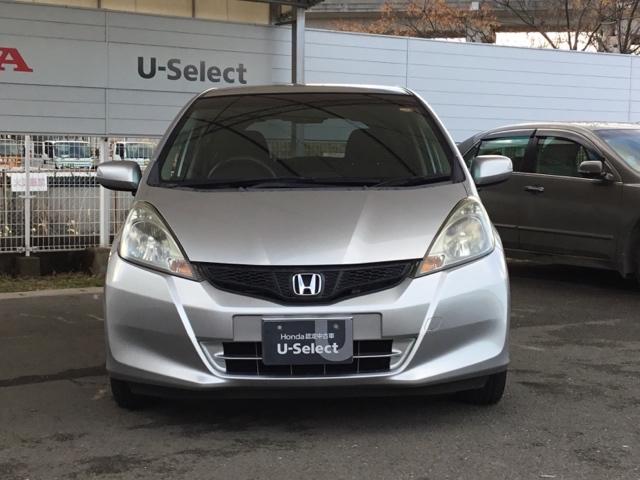 フィット １３Ｇ・スマートセレクションファインスタイル　リアカメラ　ＥＴＣ　スマートキー　ＨＩＤ　インテリキー　キーレス　イモビライザー　フルオートエアコン　バックカメラ付き　パワーウィンドウ　地デジＴＶ　両席エアバック　エアバック　ナビＴＶ　ＡＢＳ（6枚目）