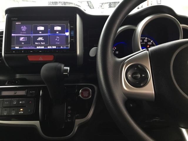 Ｎ－ＢＯＸカスタム Ｇ・Ｌパッケージ　片側電動スライドドア　ＥＴＣ　リアカメラ　ＨＩＤ　アイドリングストップ車　ナビ・ＴＶ　スマキ－　フロントベンチシート　地デジＴＶ　パワーウィンドウ　片側電動両側スライドドア　盗難防止システム　パワステ（3枚目）