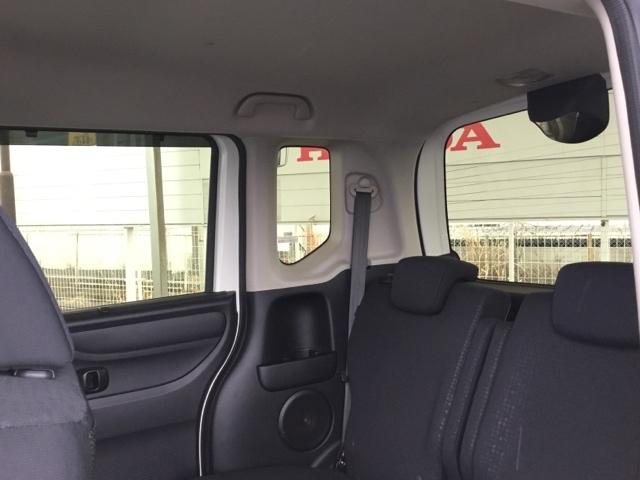 Ｎ－ＢＯＸカスタム Ｇ・Ｌパッケージ　片側電動スライドドア　ＥＴＣ　リアカメラ　ＨＩＤ　アイドリングストップ車　ナビ・ＴＶ　スマキ－　フロントベンチシート　地デジＴＶ　パワーウィンドウ　片側電動両側スライドドア　盗難防止システム　パワステ（11枚目）