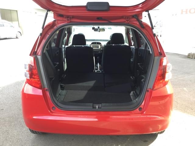 フィット Ｇ　純正ナビ　ワンセグ　ＥＴＣ　運転席助手席エアバッグ　ナビ・ＴＶ　１セグＴＶ　キーレスリモコン　盗難防止システム　エアコン　ＡＢＳ　パワーウィンドウ　パワステ　運転席エアバッグ　ＶＳＡ（9枚目）