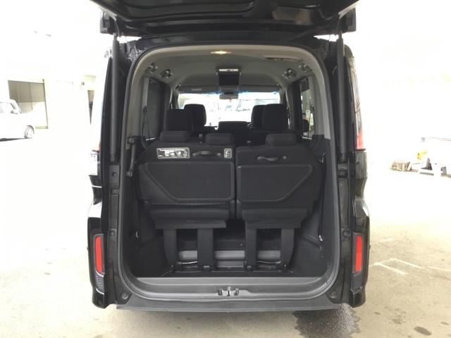 ステップワゴンスパーダ スパーダホンダセンシング　クルコン　ＥＴＣ　後席モニター　わくわくゲート　盗難防止　助手席エアバッグ　Ｗパワスラ　リアオートエアコン　地デジ　サイドエアバッグ　ＬＥＤライト　横滑り防止システム　オートエアコン　リアカメラ（10枚目）