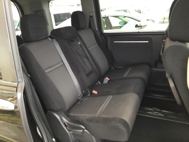 ステップワゴンスパーダ スパーダホンダセンシング　クルコン　ＥＴＣ　後席モニター　わくわくゲート　盗難防止　助手席エアバッグ　Ｗパワスラ　リアオートエアコン　地デジ　サイドエアバッグ　ＬＥＤライト　横滑り防止システム　オートエアコン　リアカメラ（16枚目）