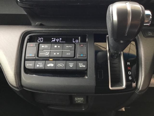 ステップワゴンスパーダ スパーダホンダセンシング　クルコン　ＥＴＣ　後席モニター　わくわくゲート　盗難防止　助手席エアバッグ　Ｗパワスラ　リアオートエアコン　地デジ　サイドエアバッグ　ＬＥＤライト　横滑り防止システム　オートエアコン　リアカメラ（24枚目）