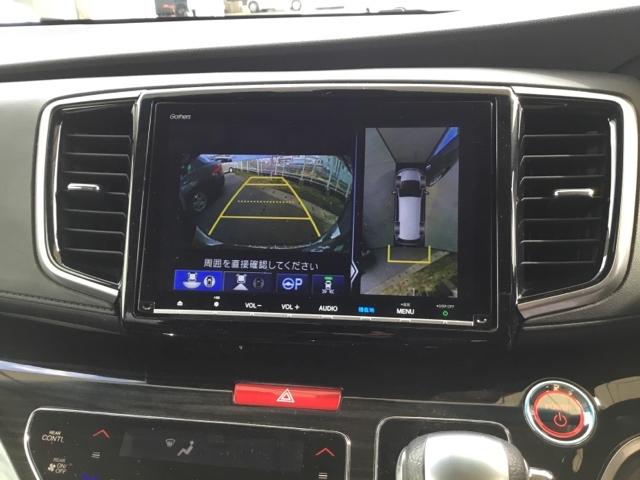 �}���`�r���[�J�����𓋍ڂł��̂ŁA�܂�Ō����낵�f���̂悤�Ɏԗ��̎��͂��m�F�ł��܂��B