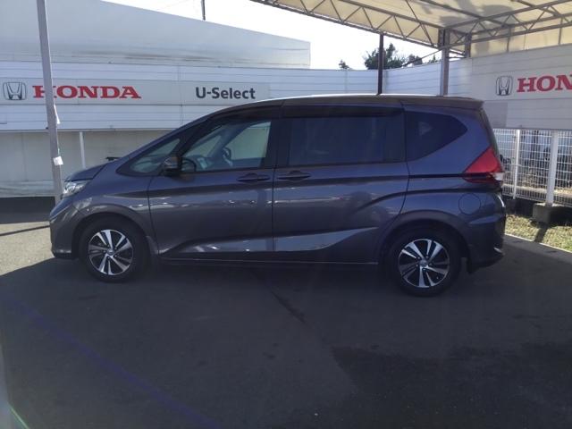 フリード Ｇ　片側電動スライドドア　ＥＴＣ　純正ナビ　フルセグ　片側電動両側スライドドア　３列シート　ＬＥＤヘッドライト　パワーウインドウ　地デジ　イモビ　ＶＳＡ　エアコン　エアバッグ　スマートキー　ＥＣＯＮモード（7枚目）