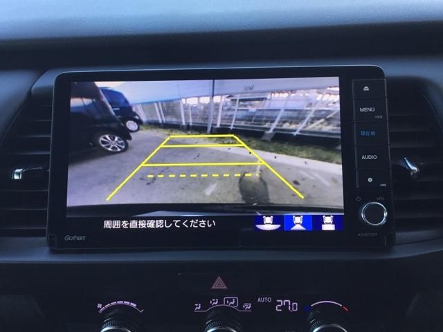 フィット ｅ：ＨＥＶホームブラックスタイル　クルコン　リアカメラ　純正ナビ　ＥＴＣ　パワーウィンドウ　パワーステアリング　地デジチューナー　Ｂカメラ　フルオートエアコン　オートクルーズコントロール　ＬＥＤライト　サイドＳＲＳ　オートライト（19枚目）