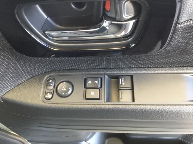 �d���i�[���h�A�~���[�̃X�C�b�`�͉^�]�ȃh�A�ɂ���܂��B