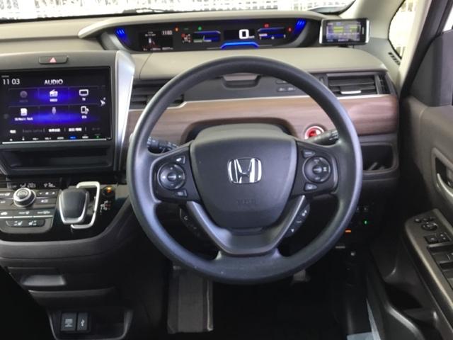 フリードハイブリッド ハイブリッド・Gホンダセンシング クルコン 純正ナビ ETC 前後ドラレコ クルーズC DVD視聴 USB接続 ブレーキサポート LEDヘットライト ナビ&TV Wエアバック バックモニタ アイストップ 地デジフルセグ キーレス 3列(16枚目)