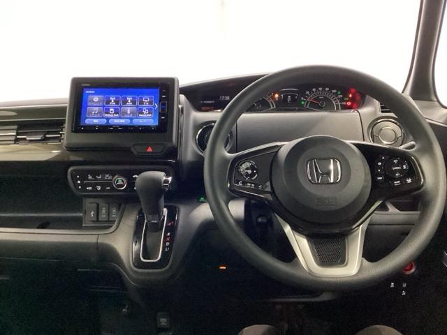 Ｎ－ＢＯＸカスタム Ｇ・Ｌホンダセンシング　片側電動スライドドア　純正ナビ　ＥＴＣ　ベンチＳ　パワーウインドー　Ｂモニタ　シートヒータ　横滑防止　スマートキープッシュスタート　フルセグ地デジＴＶ　運転席エアバッグ　ＡＵＴＯエアコン　クルコン（3枚目）