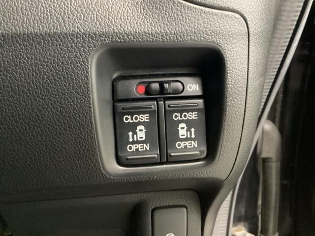 Ｎ－ＢＯＸカスタム ＧＳＳパッケージ　両側電動スライドドア　Ｒカメラ　純正ナビ　左右電動スライドドア　アイドリングストップ車　ナビ・ＴＶ　ＳＲＳ　イモビ　スマキー　サイドエアバッグ　Ｗエアバック　Ｂモニター　地デジ　フロントベンチシート（13枚目）