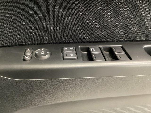 Ｎ－ＢＯＸカスタム ＧＳＳパッケージ　両側電動スライドドア　Ｒカメラ　純正ナビ　左右電動スライドドア　アイドリングストップ車　ナビ・ＴＶ　ＳＲＳ　イモビ　スマキー　サイドエアバッグ　Ｗエアバック　Ｂモニター　地デジ　フロントベンチシート（31枚目）