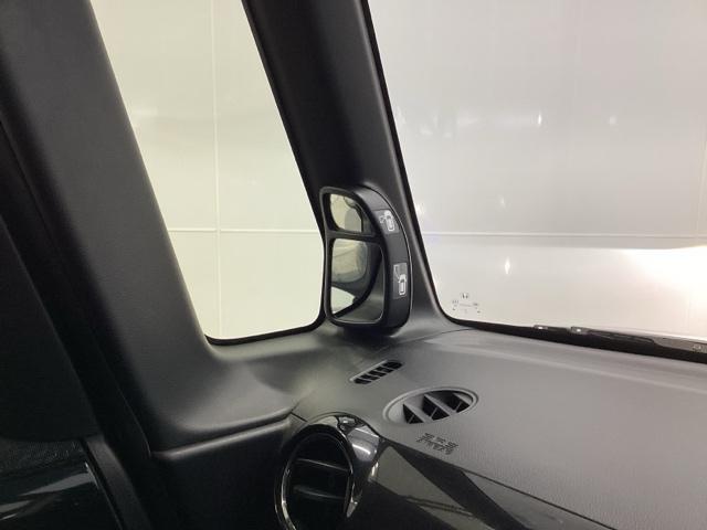 Ｎ－ＢＯＸカスタム ＧＳＳパッケージ　両側電動スライドドア　Ｒカメラ　純正ナビ　左右電動スライドドア　アイドリングストップ車　ナビ・ＴＶ　ＳＲＳ　イモビ　スマキー　サイドエアバッグ　Ｗエアバック　Ｂモニター　地デジ　フロントベンチシート（34枚目）